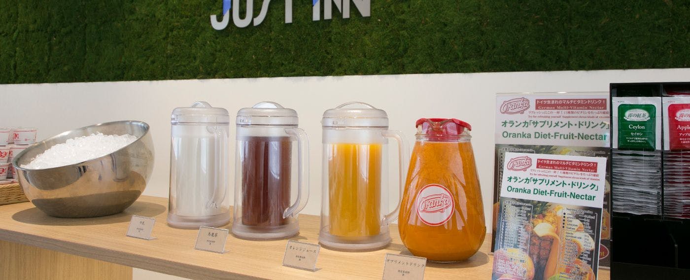 朝食ビュッフェ｜大人気のサプリメントドリンク、ウーロン茶、牛乳など