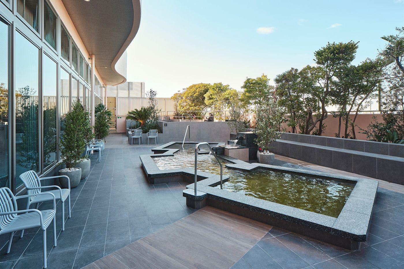 สปาน้ำพุร้อนธรรมชาติ