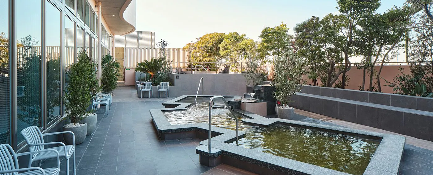 สปาน้ำพุร้อนธรรมชาติ