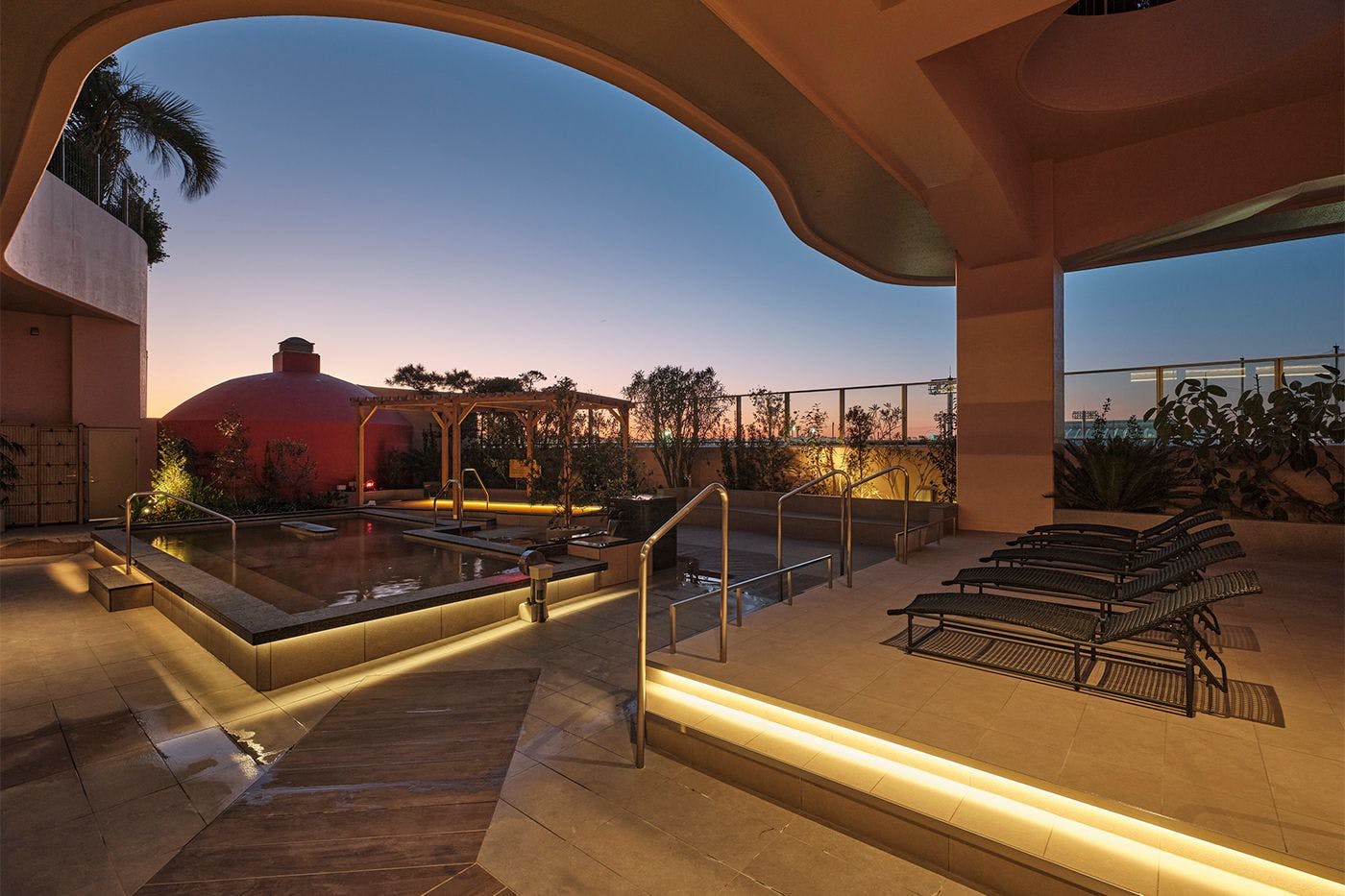 สปาน้ำพุร้อนธรรมชาติ