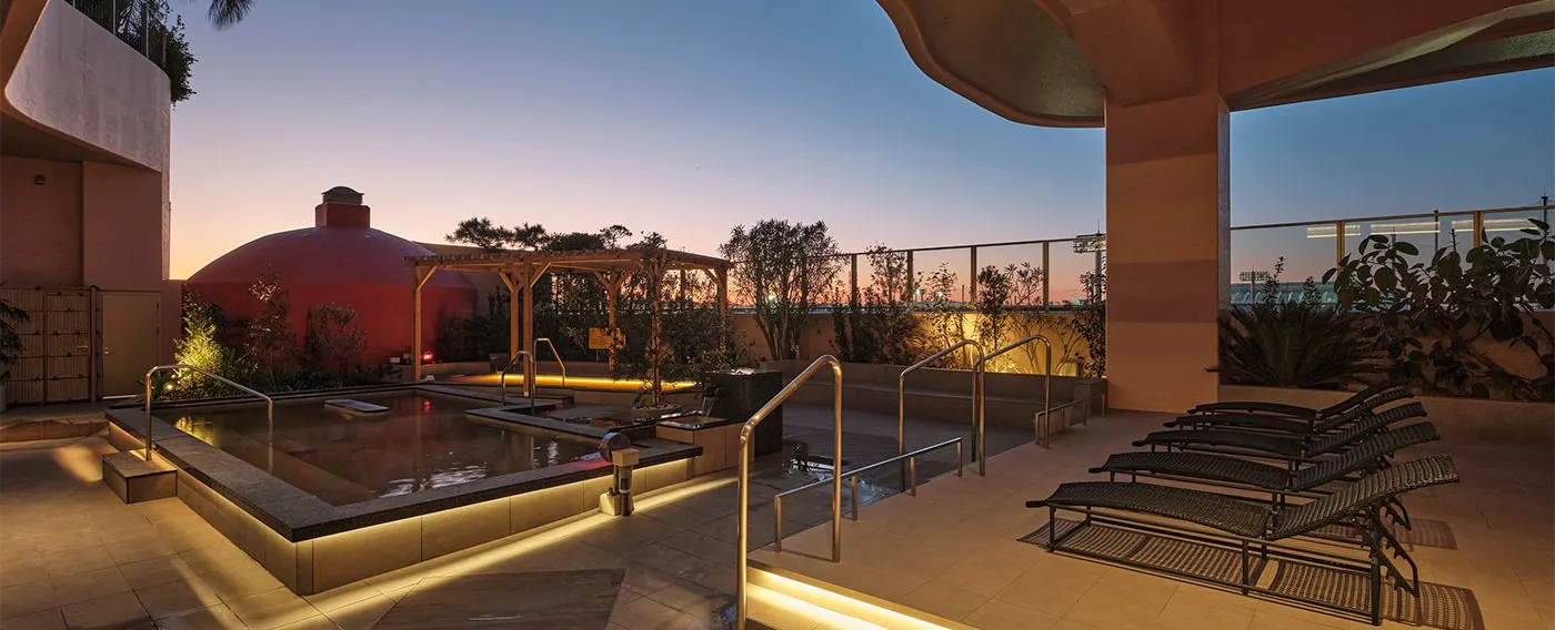 สปาน้ำพุร้อนธรรมชาติ