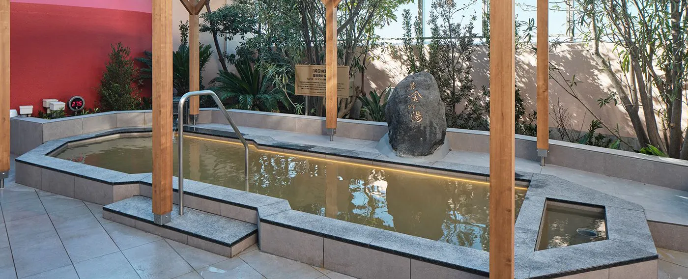 สปาน้ำพุร้อนธรรมชาติ