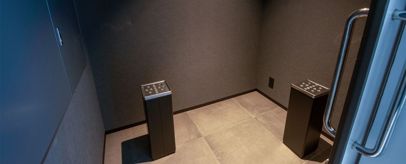 館内施設｜18階・喫煙所