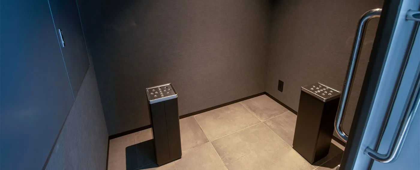 館内施設|18階・喫煙所