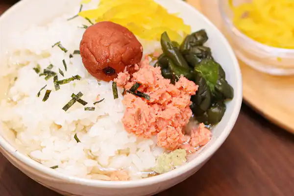 อาหารและเครื่องดื่ม