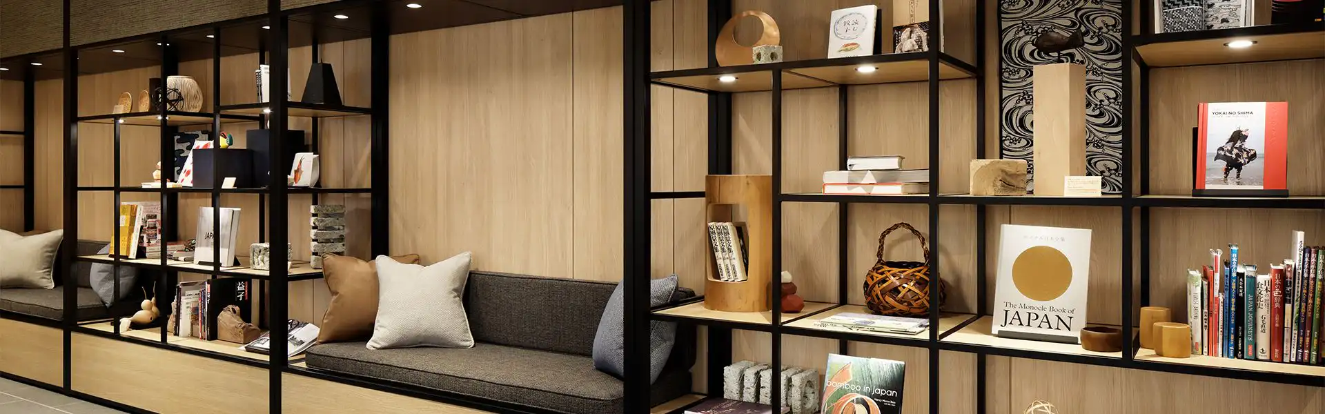 ロビーラウンジ