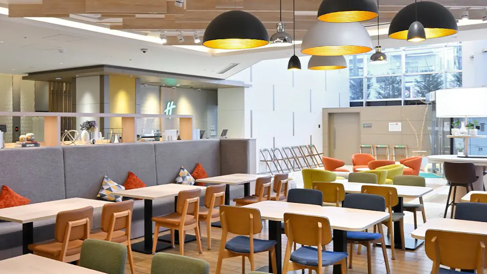 Holiday Inn and Suites Shin Osaka