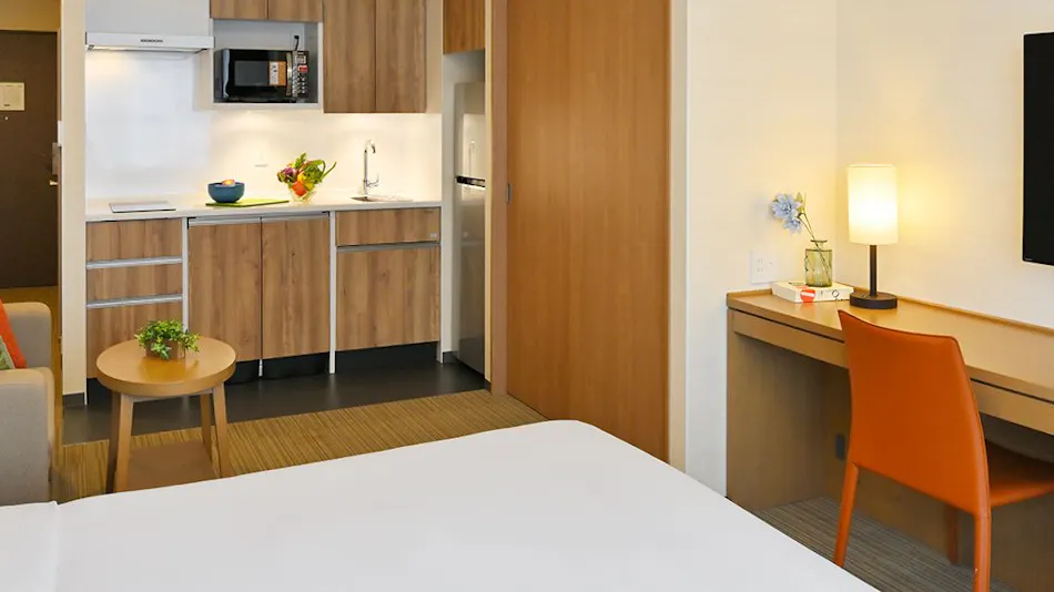 Holiday Inn and Suites Shin Osaka