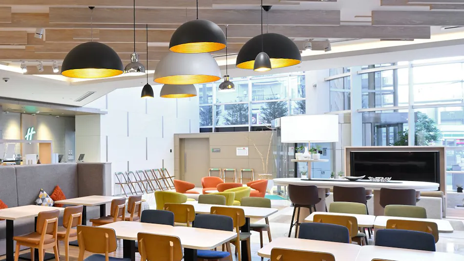 Holiday Inn and Suites Shin Osaka