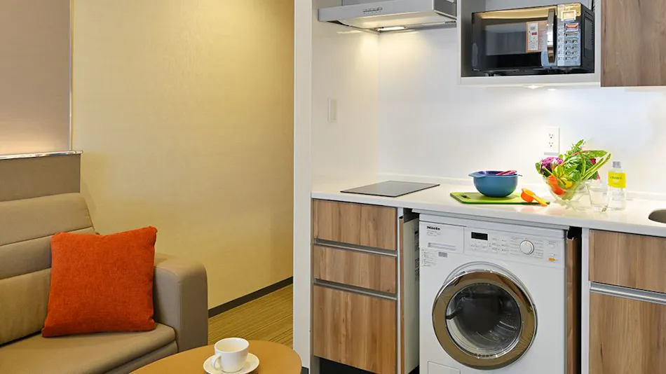 Holiday Inn and Suites Shin Osaka