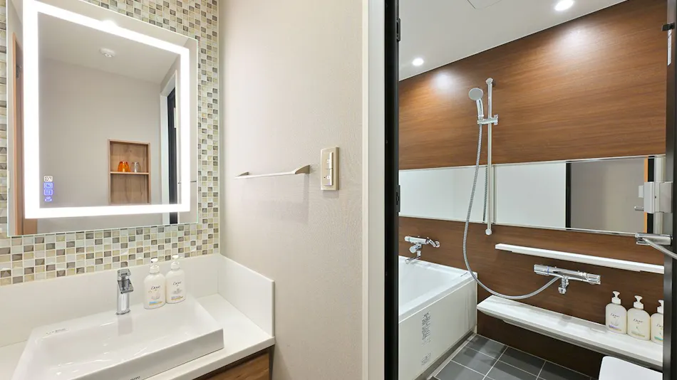 Holiday Inn and Suites Shin Osaka