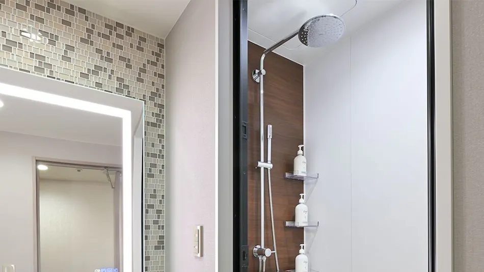 Holiday Inn and Suites Shin Osaka