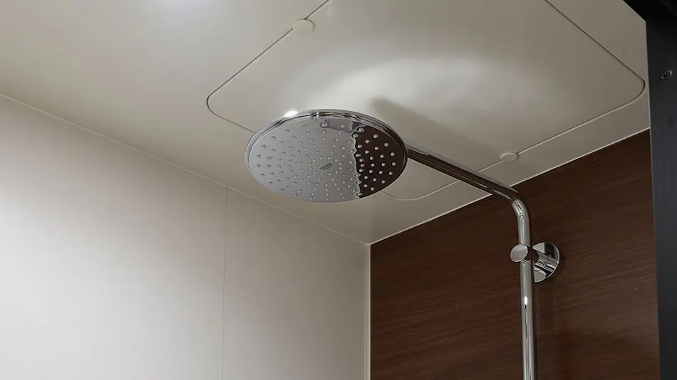 Holiday Inn and Suites Shin Osaka