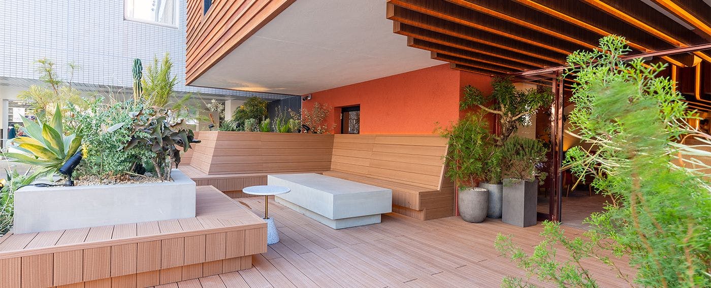 เลานจ์กลางแจ้ง