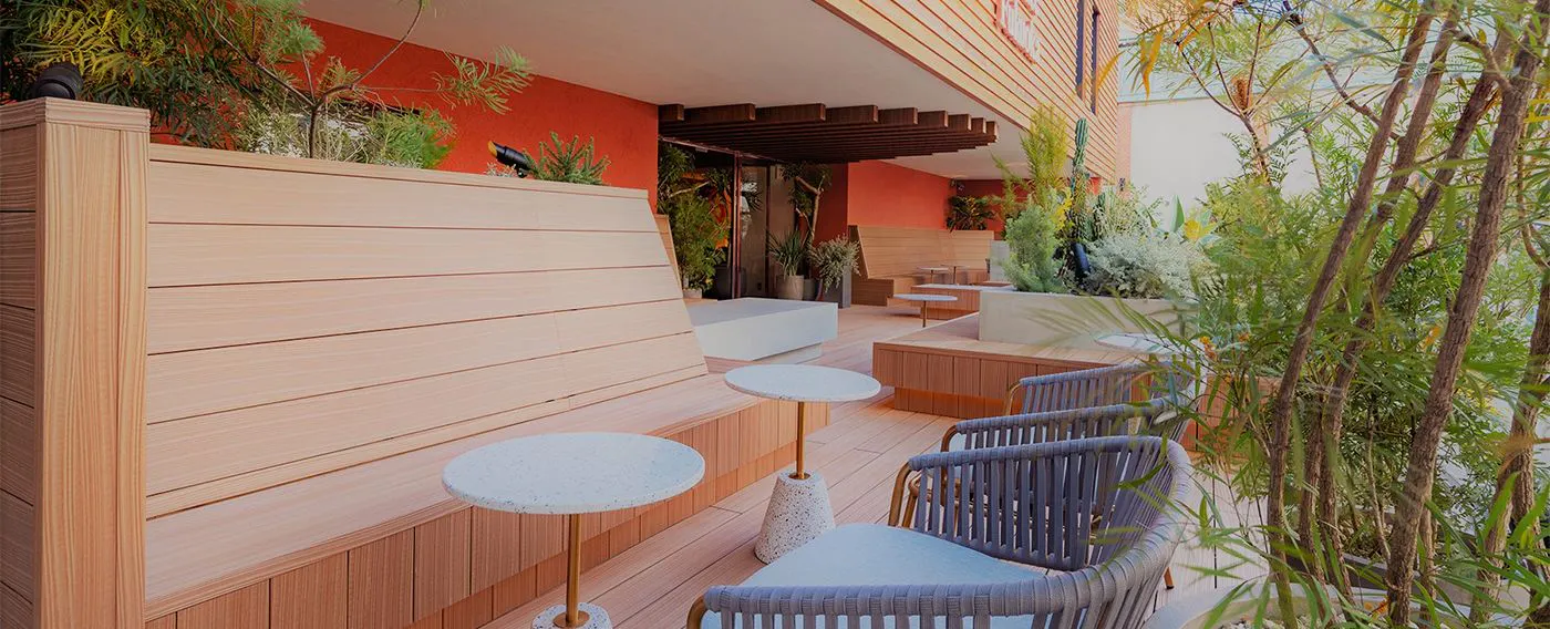 เลานจ์กลางแจ้ง