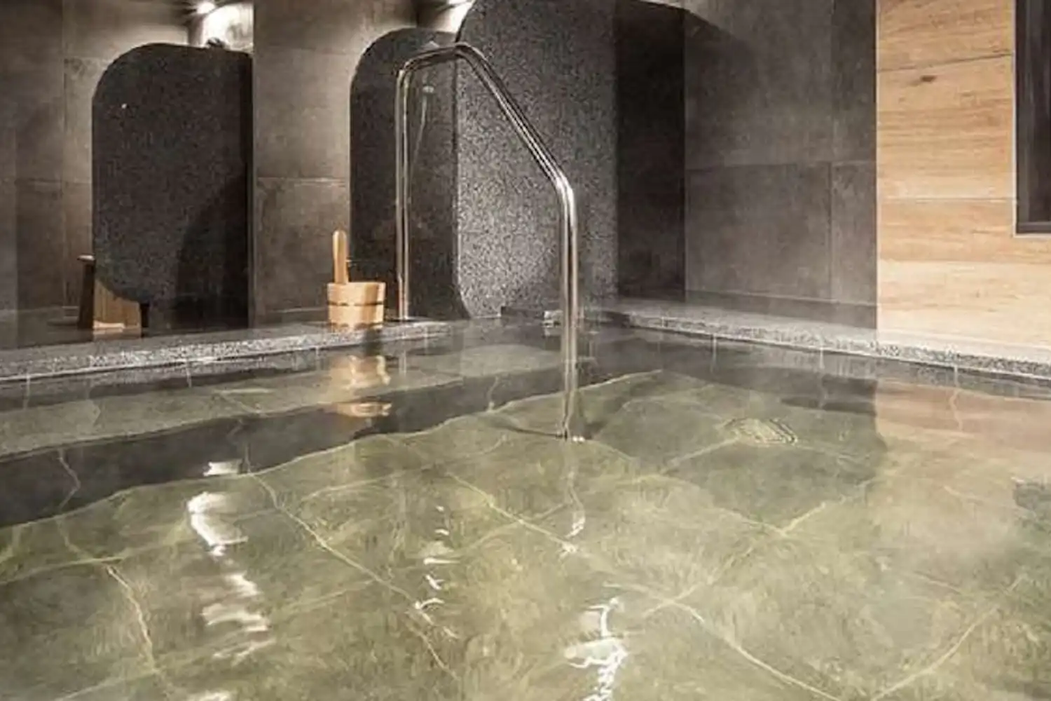 ห้องอาบน้ำสาธารณะ