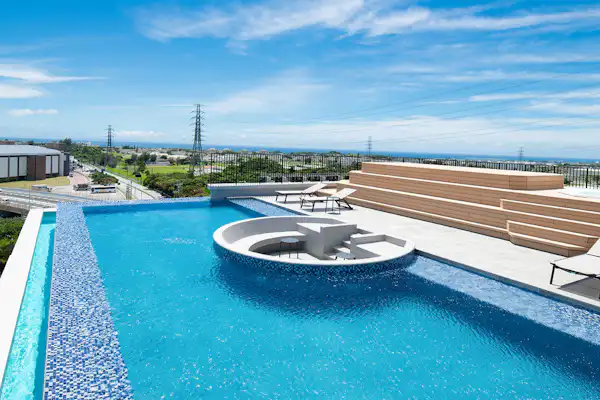 สระว่ายน้ำ