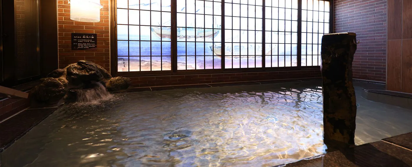 น้ำพุร้อนธรรมชาติขนาดใหญ่ "วากาสะ โนะ ยู"