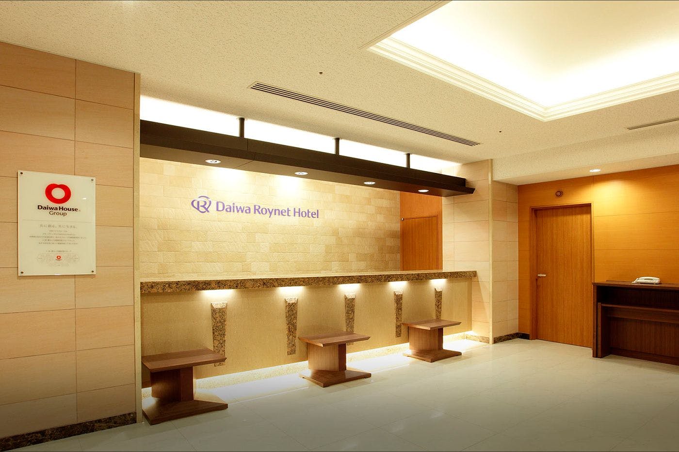 フロント（1階）