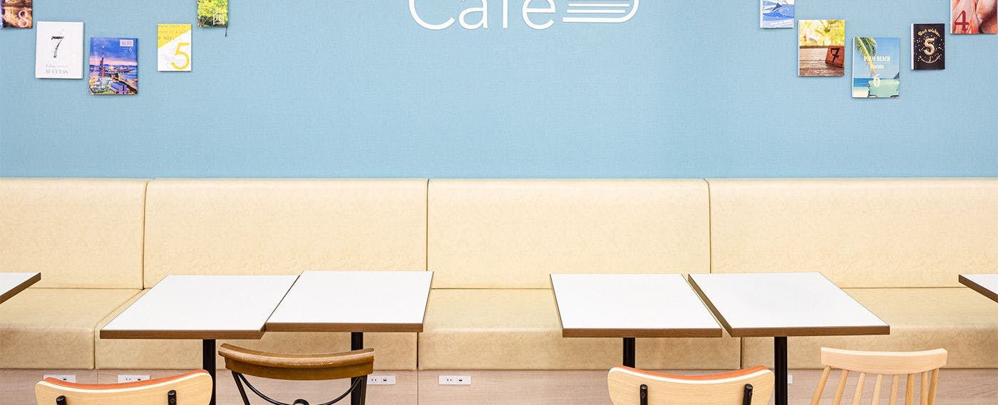 คาเฟ่ห้องสมุดคอมฟอร์ท