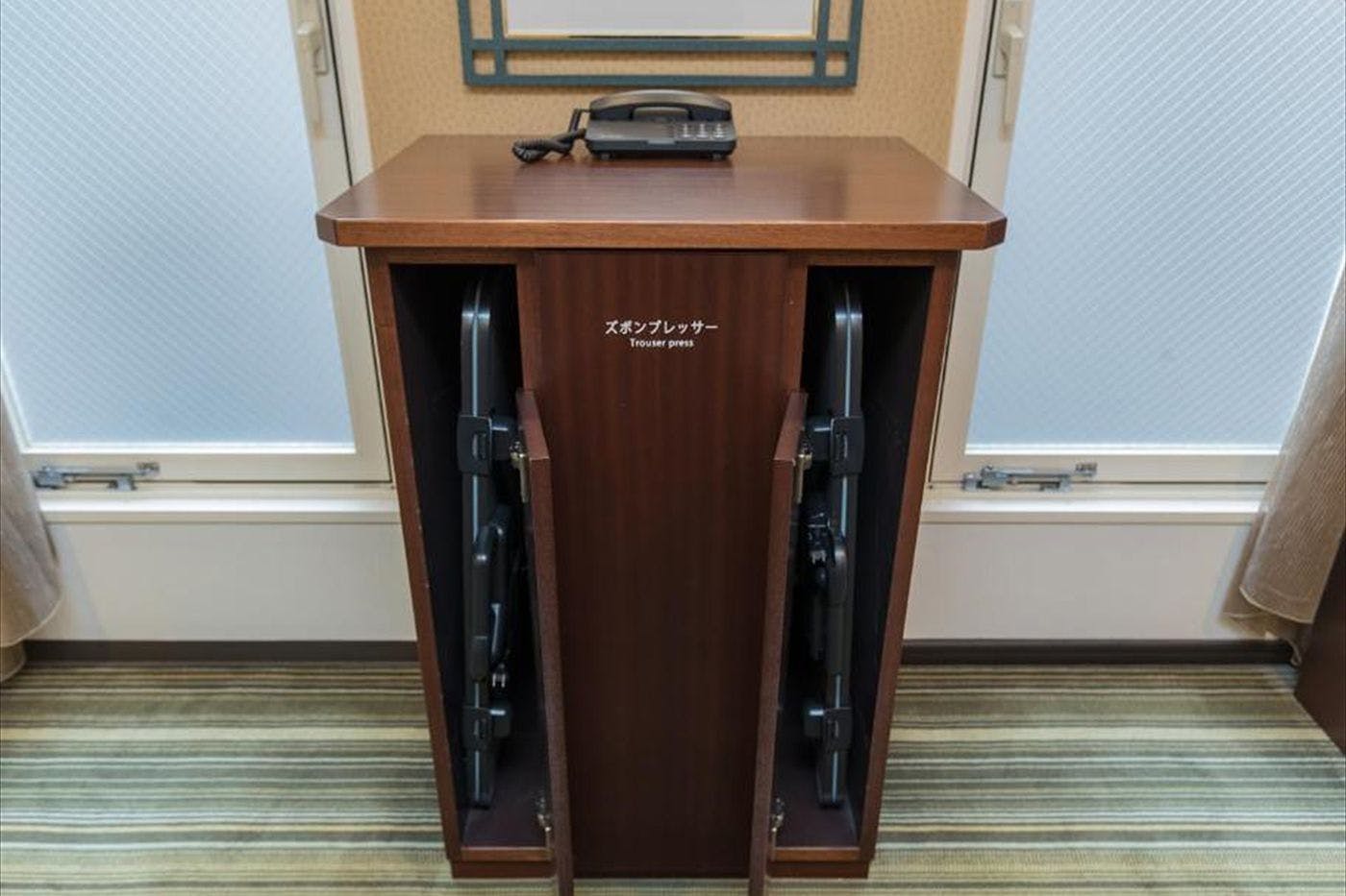 ズボンプレッサー