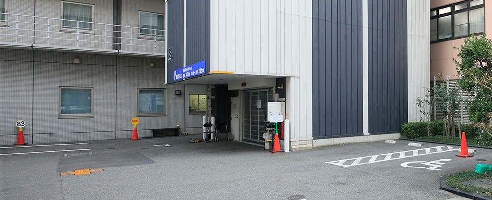 부지 내 입체 주차장(32대)