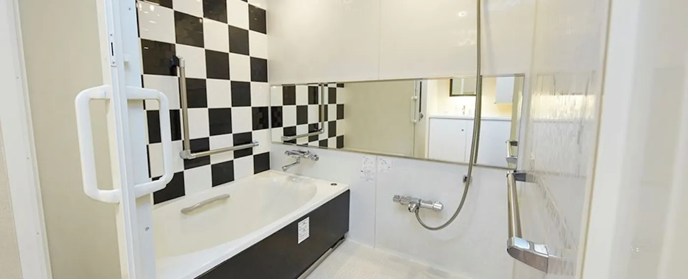 広々としたバスルーム