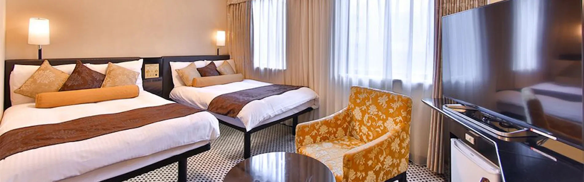 アパホテル〈築地駅南〉