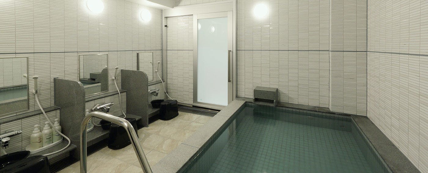 ２階　女子浴室