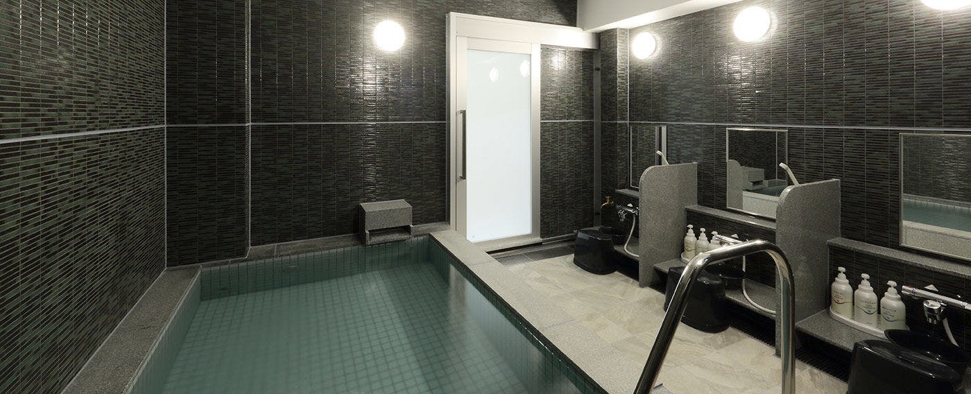 ２階　男子浴室