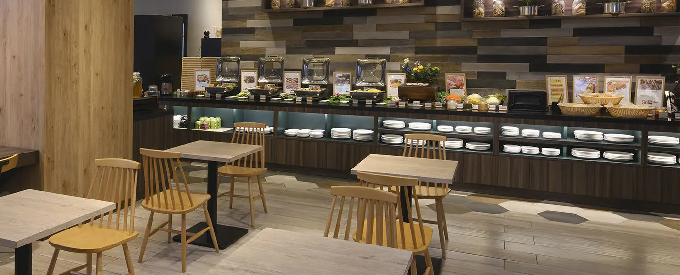 Roti, salad dan menu harian