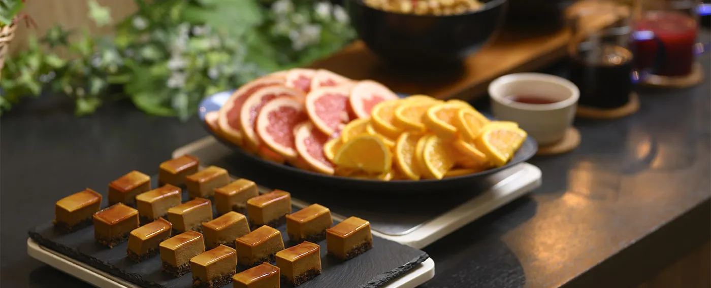 Sudut pencuci mulut (kek harian, buah-buahan dan yogurt)