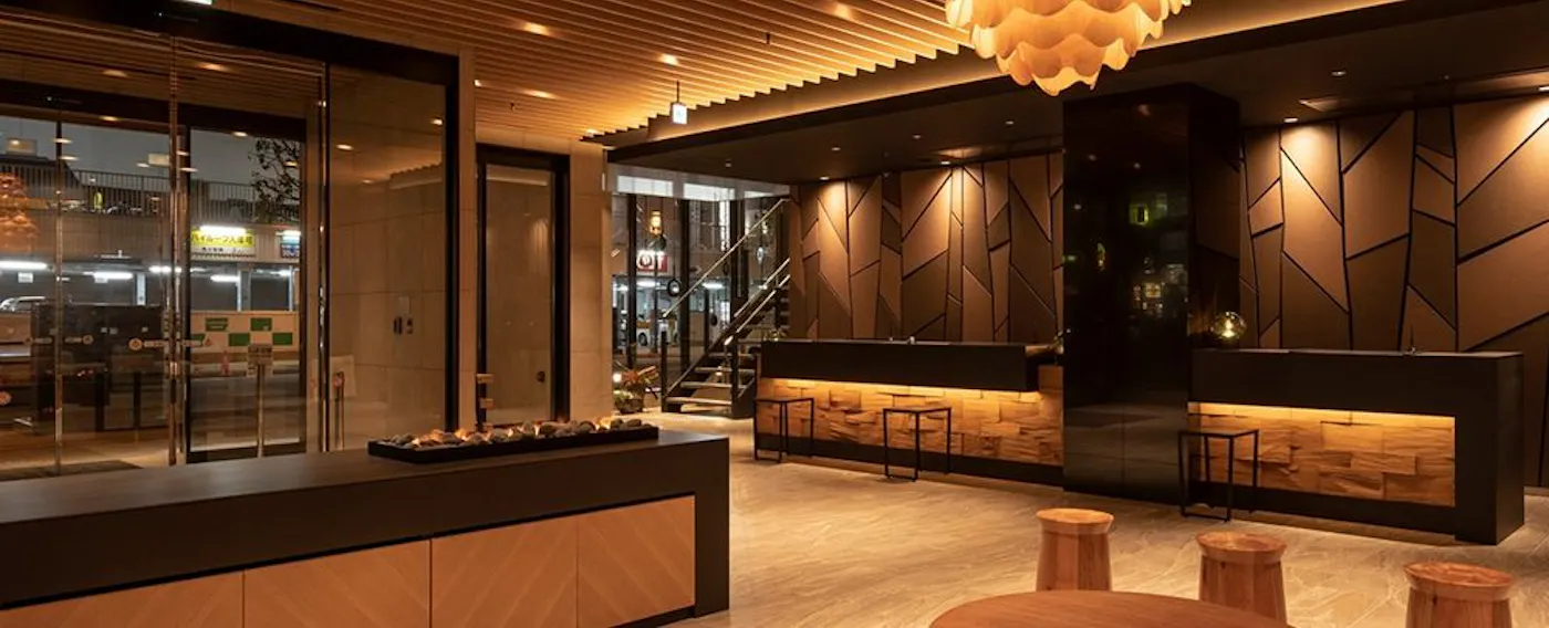 ロビー |やさしい照明であたたかな空間を演出