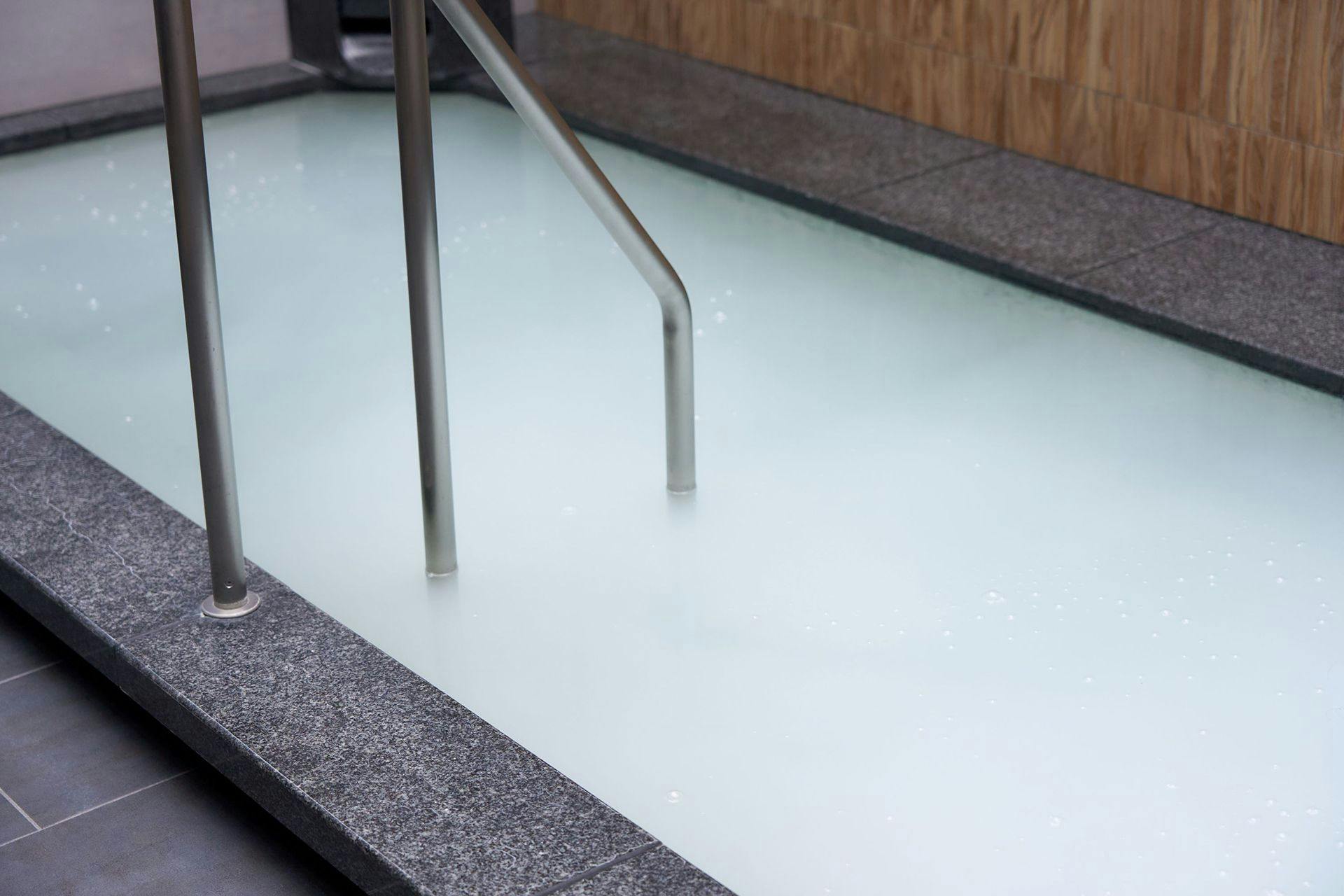 น้ำร้อน