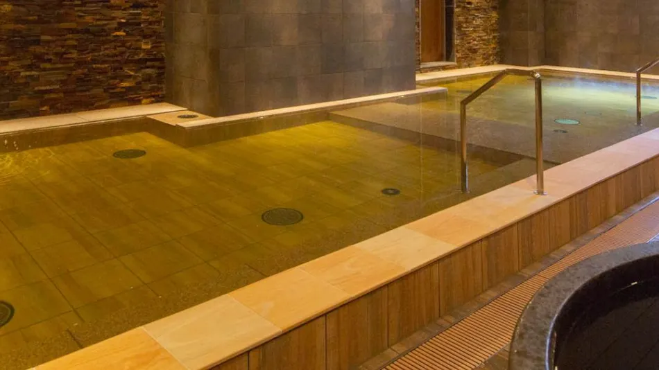 Deep Water Onsen Osaka Hinode Hotel