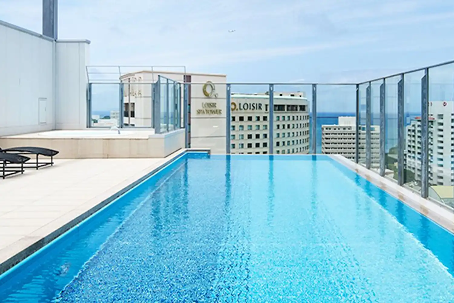 สระว่ายน้ำ