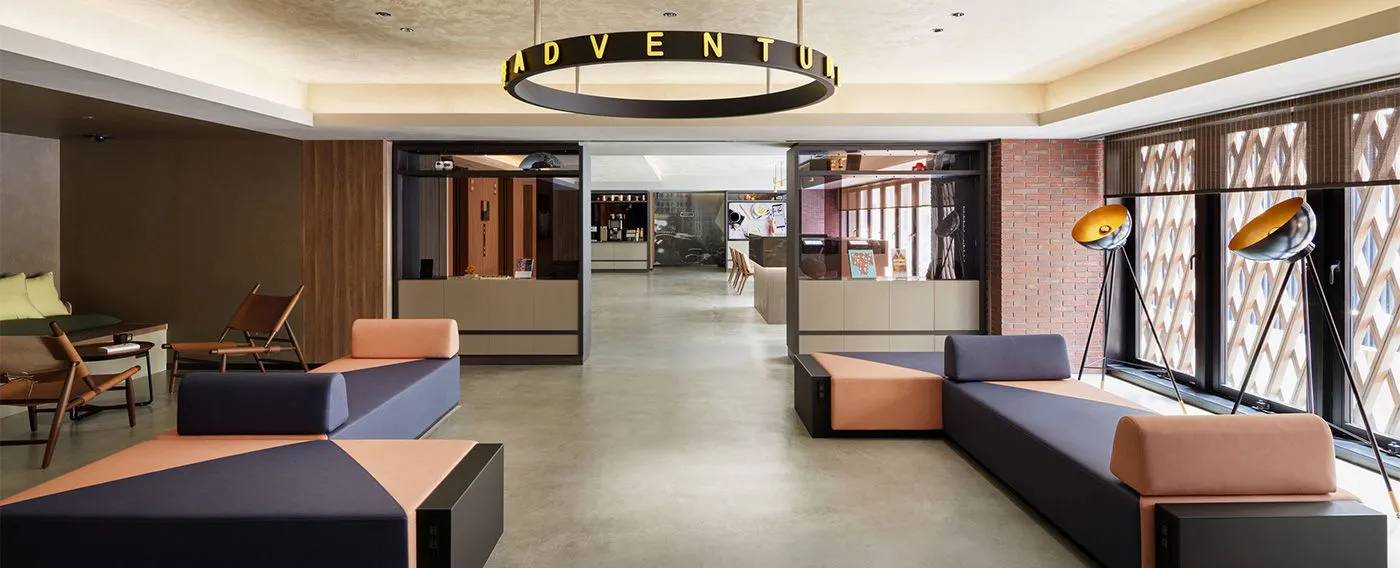 ロビーラウンジ