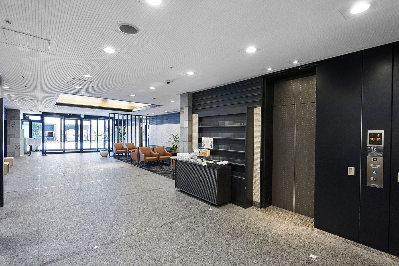 エントランス・ロビー（1階）