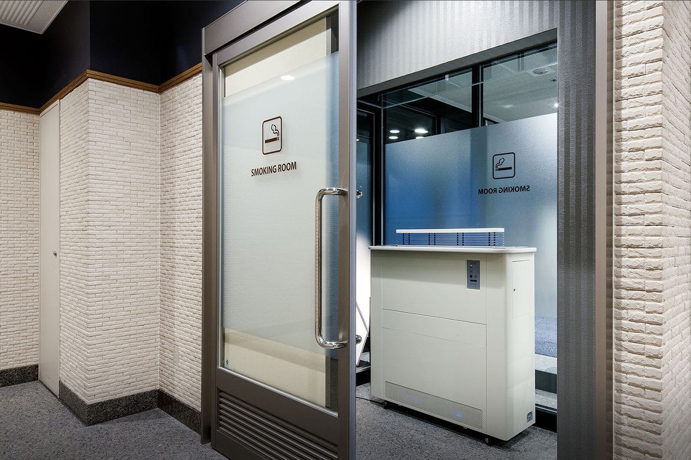 喫煙ブース（1階）