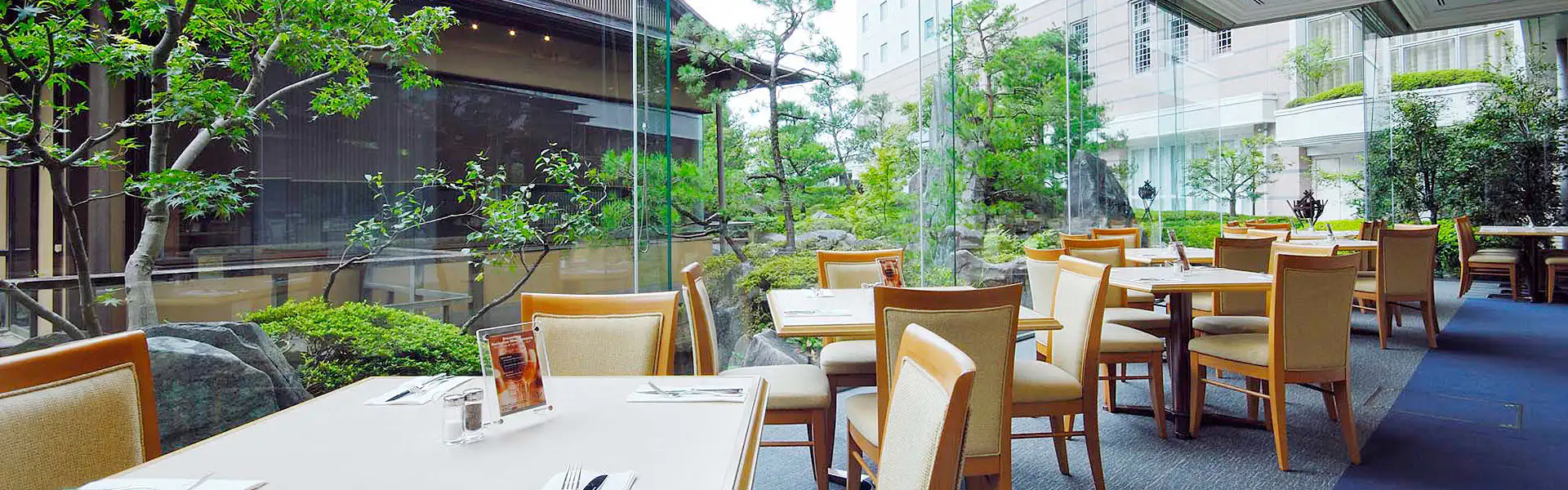 レストラン