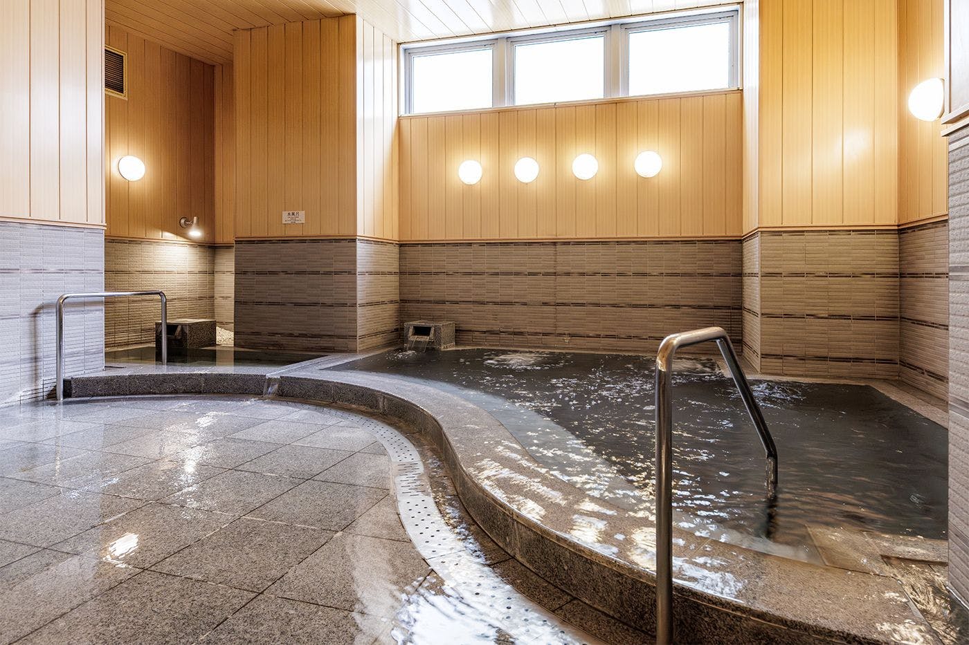 ห้องอาบน้ำรวม