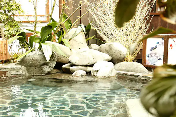 อ่างอาบน้ำกลางแจ้งสำหรับผู้หญิง