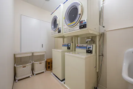 ร้านซักผ้าหยอดเหรียญ