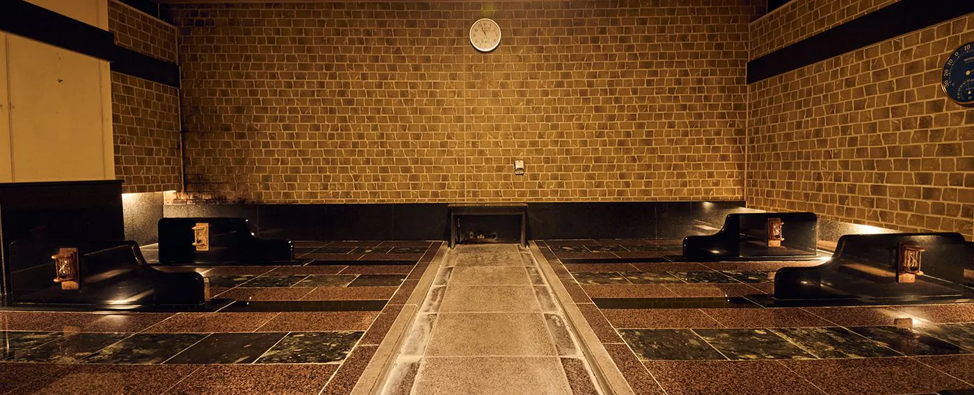 ออนเซ็นหินร้อน