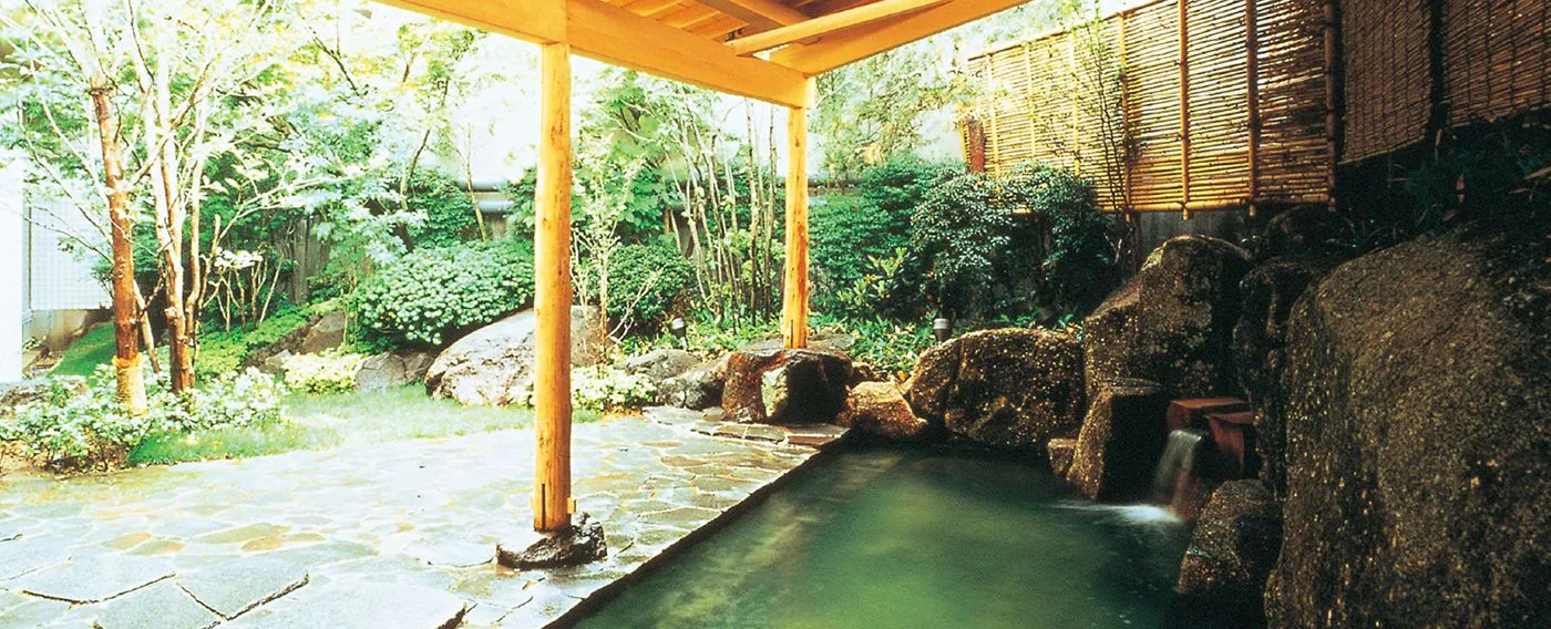 ออนเซ็นกลางแจ้ง