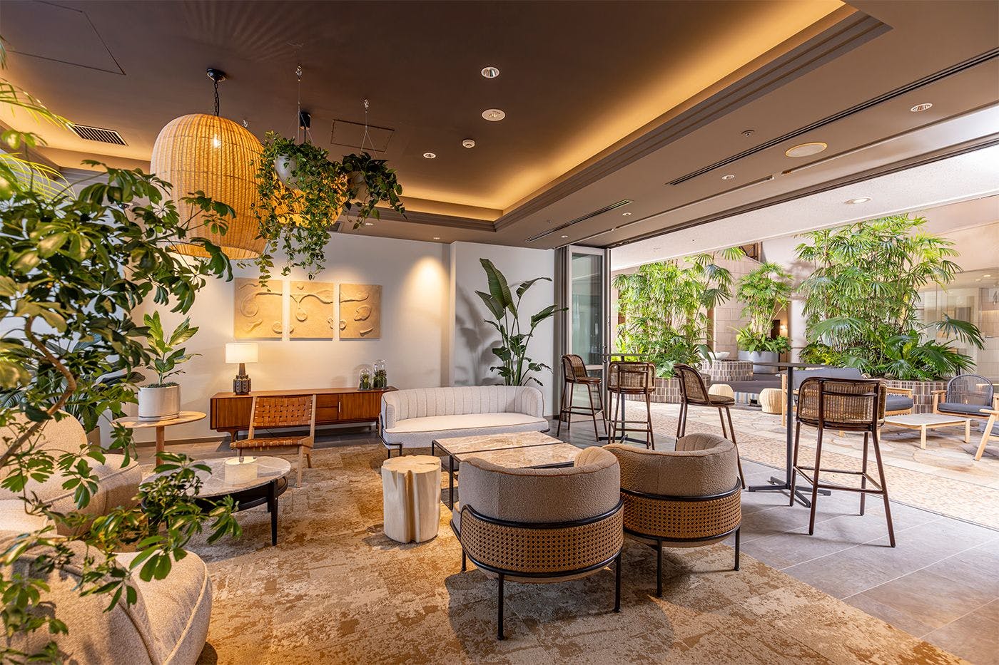 ロビーラウンジ