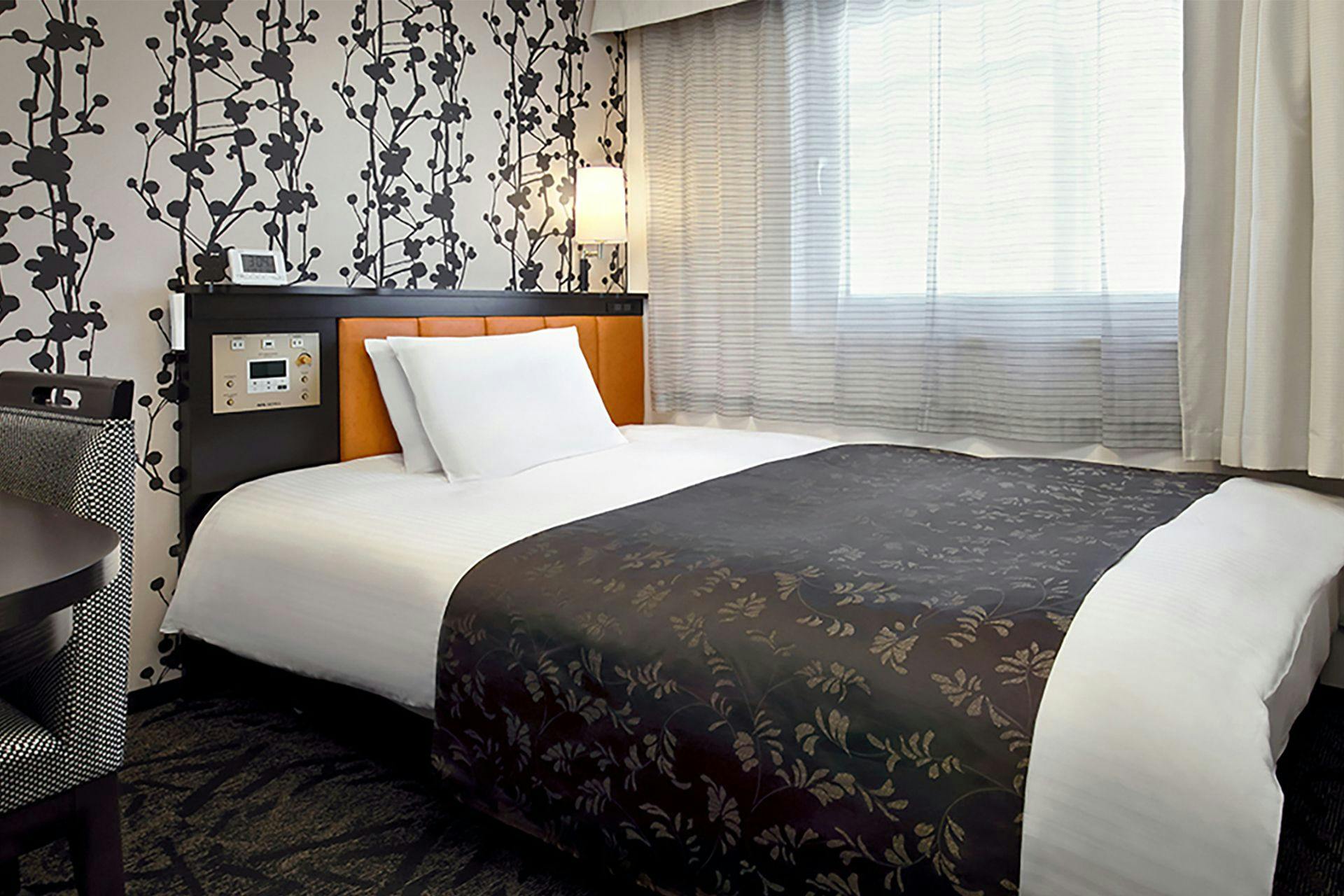 アパホテル〈埼玉東松山駅前〉