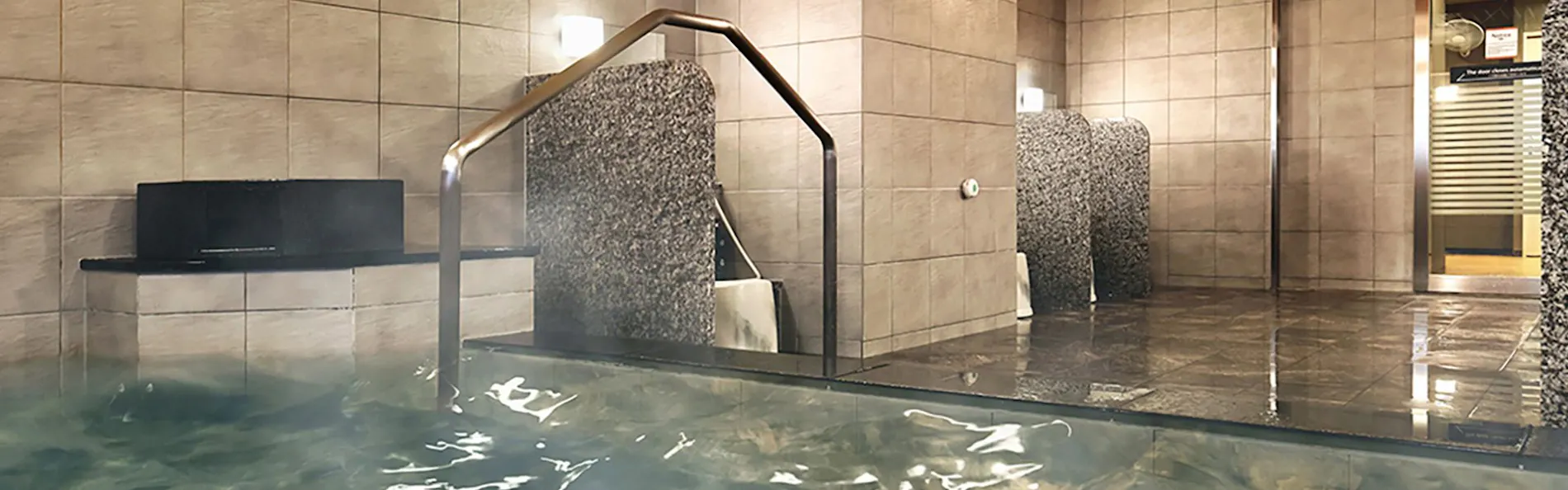 アパホテル〈埼玉東松山駅前〉