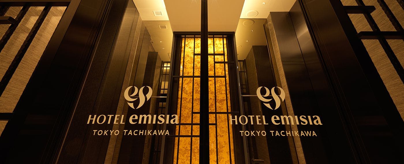 タワー館エントランス