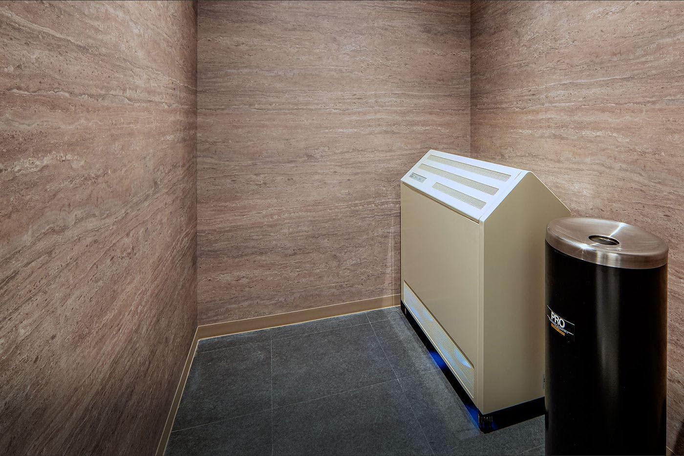 ห้องสูบบุหรี่ (ชั้น 2)